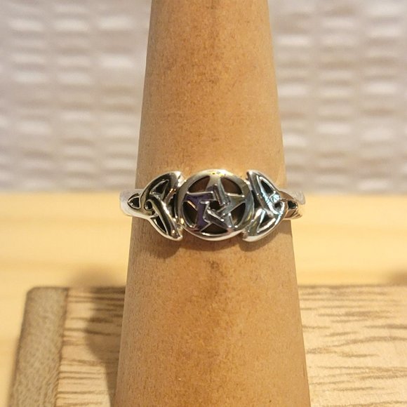Celtic Triquetra Pentacle Sterling Silver Ring, Size 6 and 8 - Picture 2 of 5